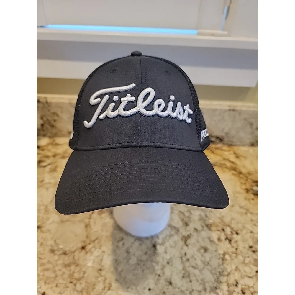 Titleist FootJoy Pro V1 Fitted Golf Hat Black Cap FJ Logo Size Medium/Large